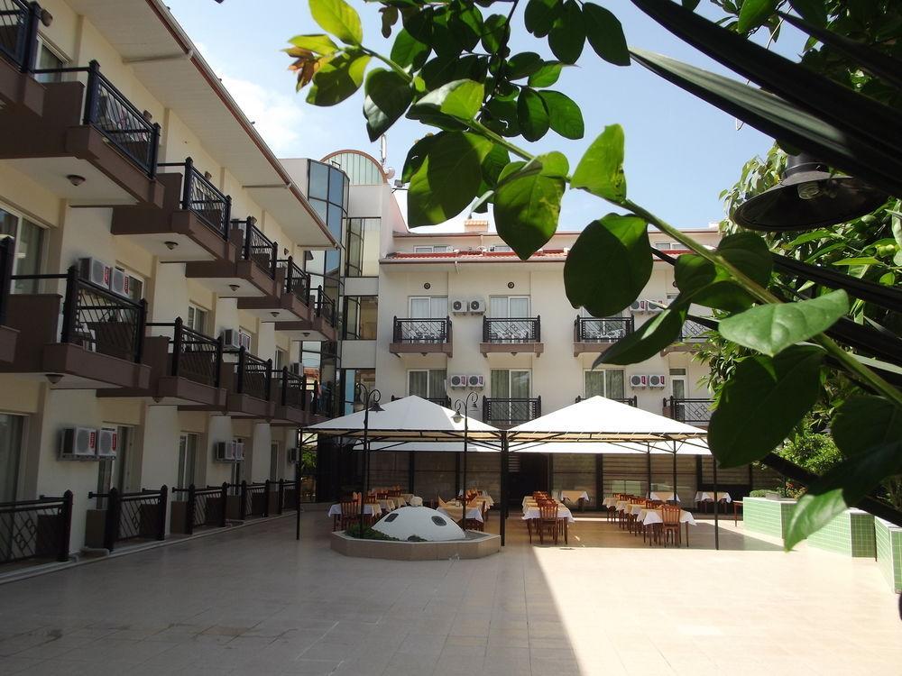 בלדיבי Ege Montana Hotel מראה חיצוני תמונה