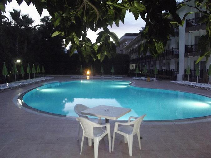 בלדיבי Ege Montana Hotel מראה חיצוני תמונה