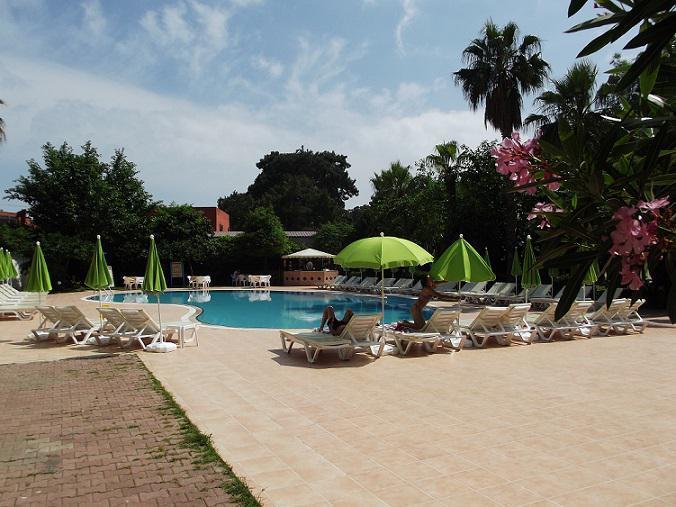 בלדיבי Ege Montana Hotel מראה חיצוני תמונה