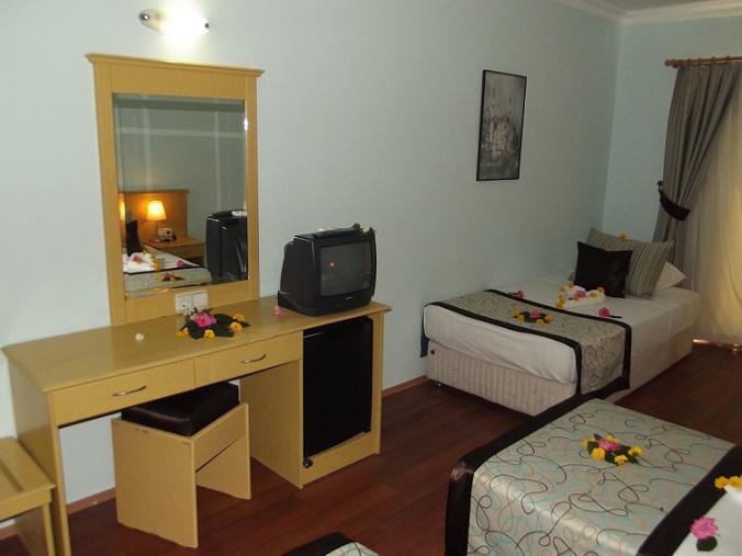 בלדיבי Ege Montana Hotel מראה חיצוני תמונה