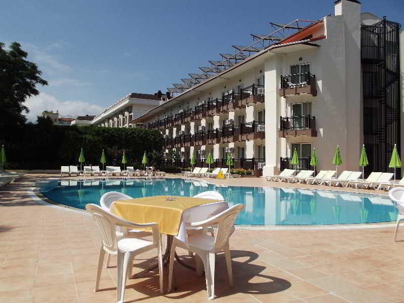 בלדיבי Ege Montana Hotel מראה חיצוני תמונה