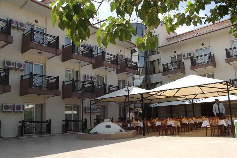 בלדיבי Ege Montana Hotel מראה חיצוני תמונה