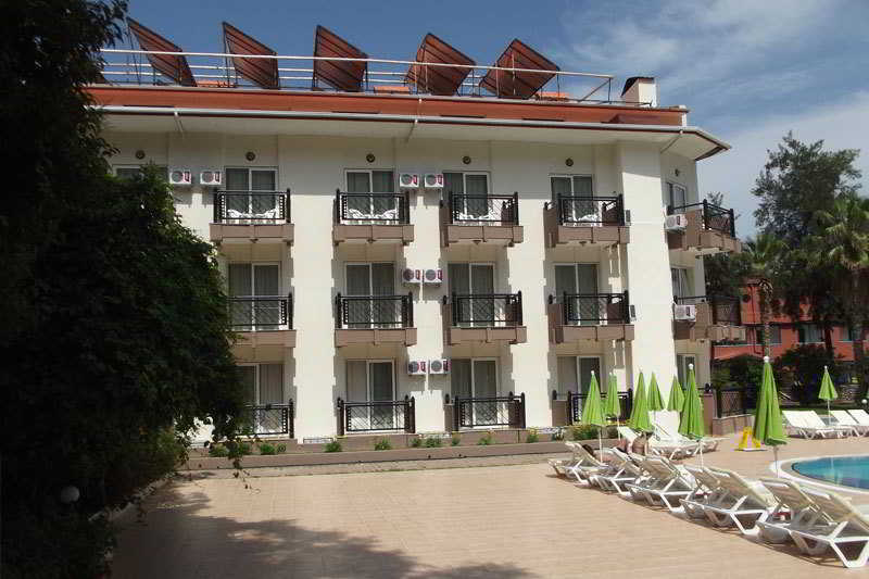 בלדיבי Ege Montana Hotel מראה חיצוני תמונה