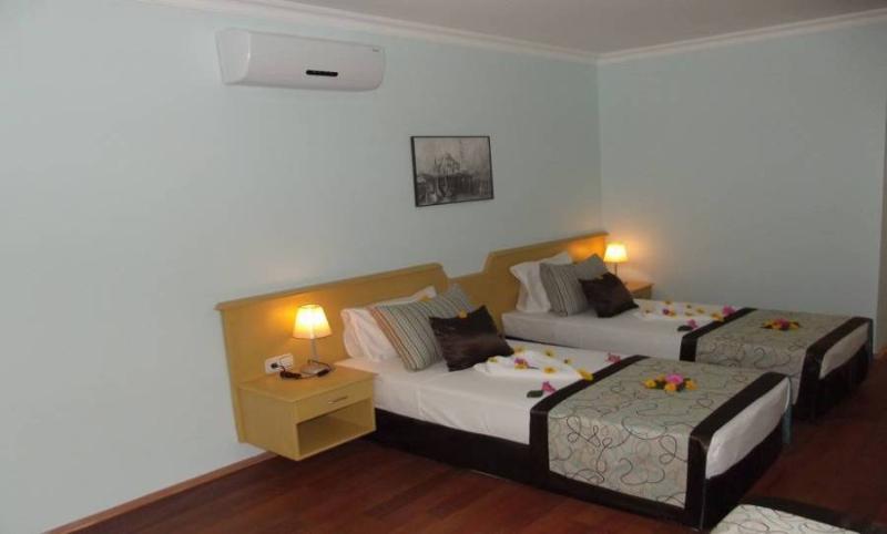 בלדיבי Ege Montana Hotel מראה חיצוני תמונה